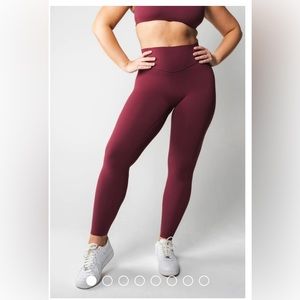 Vitality Cloud II Blackberry Leggings